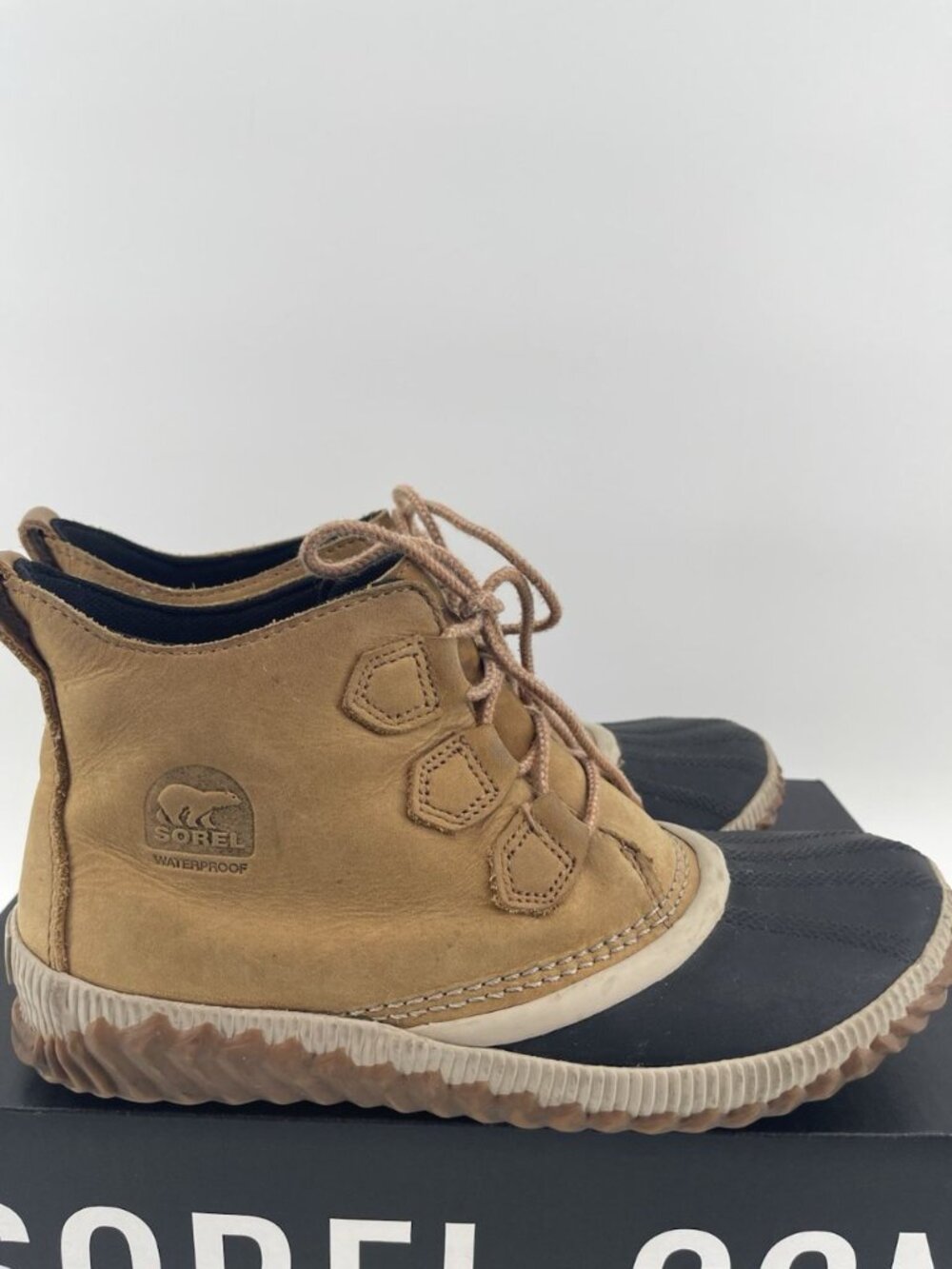 Sorel Out N About Plus Waterproof Boots -Womens 10 Duck Elk Tan Black Leather - Picture 4 of 8